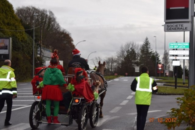 (082) Père Noël à Carrefour le 17 décembre 2017